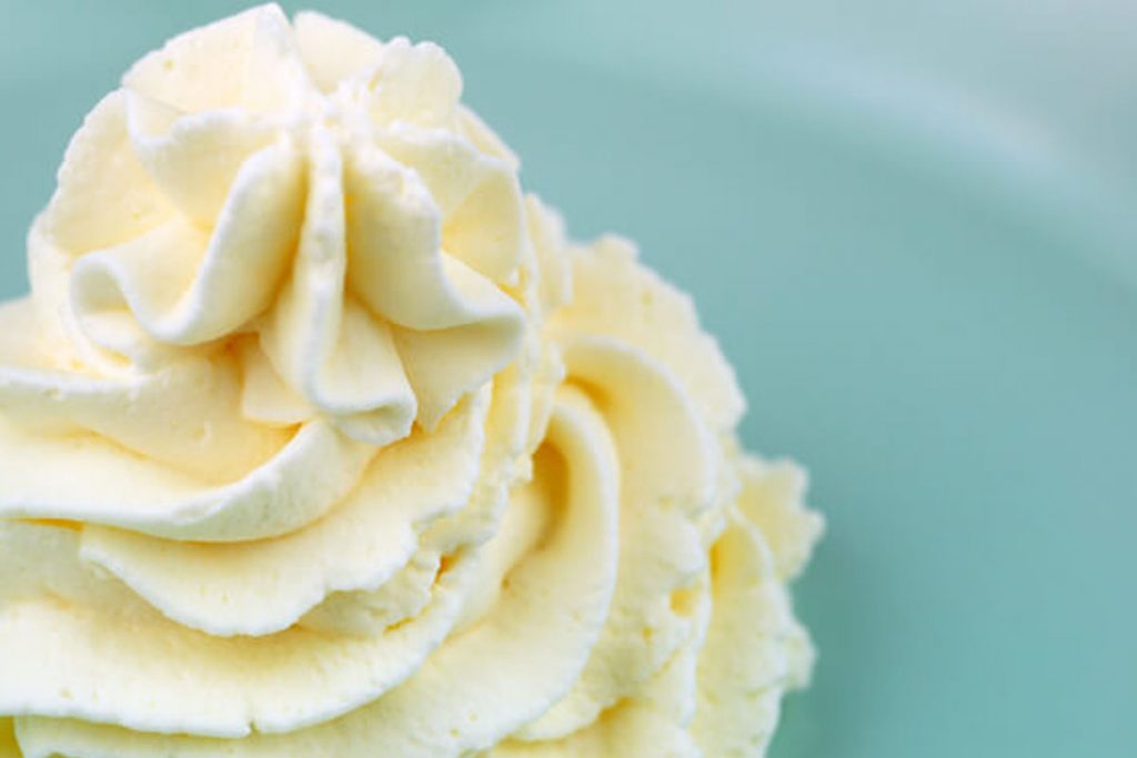 How to make the Mascarpone Whipped Cream