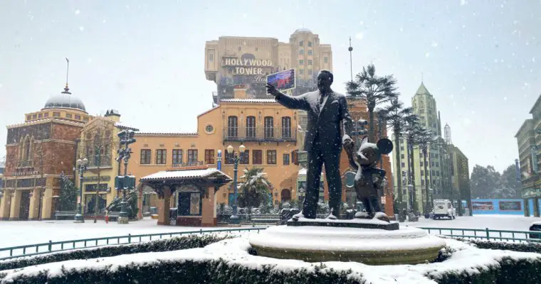 PHOTOS & VIDEO: Snow at Disneyland Paris