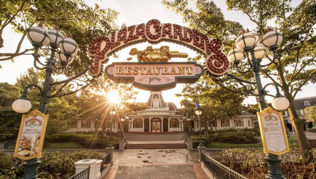 Plaza Gardens Character Dining at Disneyland Paris