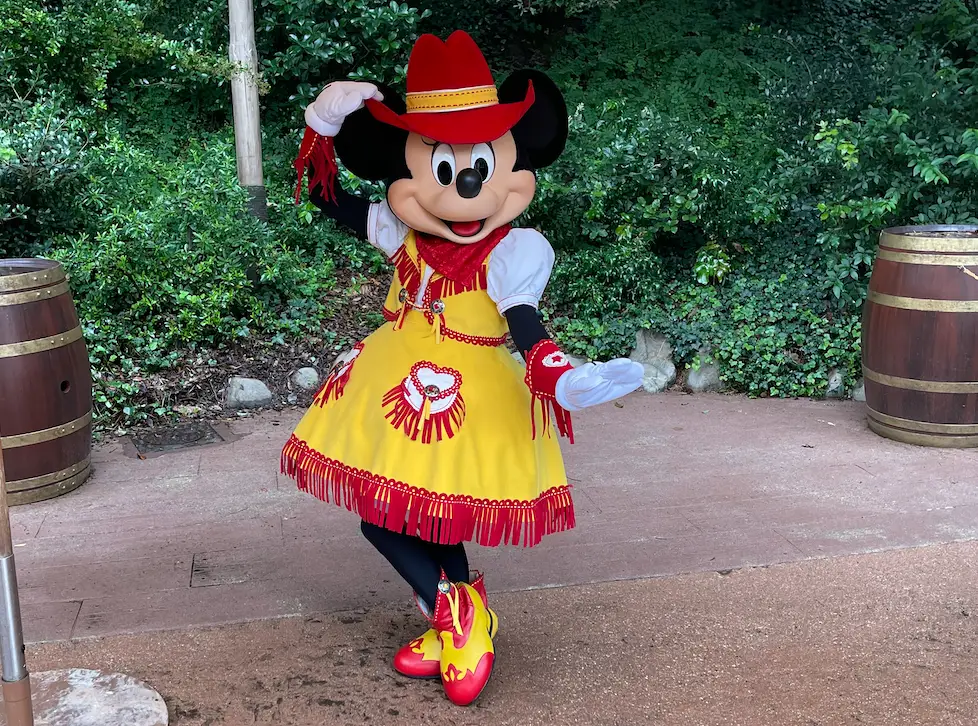 Where to meet Cowgirl Minnie Mouse at Disneyland Paris