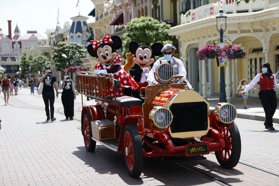 Minnie Mouse Disneyland Paris cavalcade