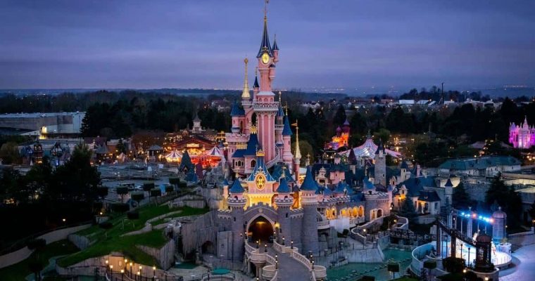 Disneyland Paris Cancels New Year Eve party, but extends park hours!