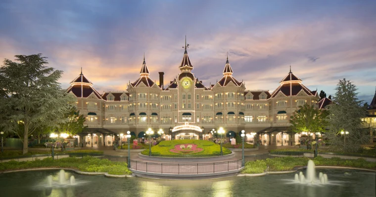 Is there a Hotel inside Disneyland Paris?