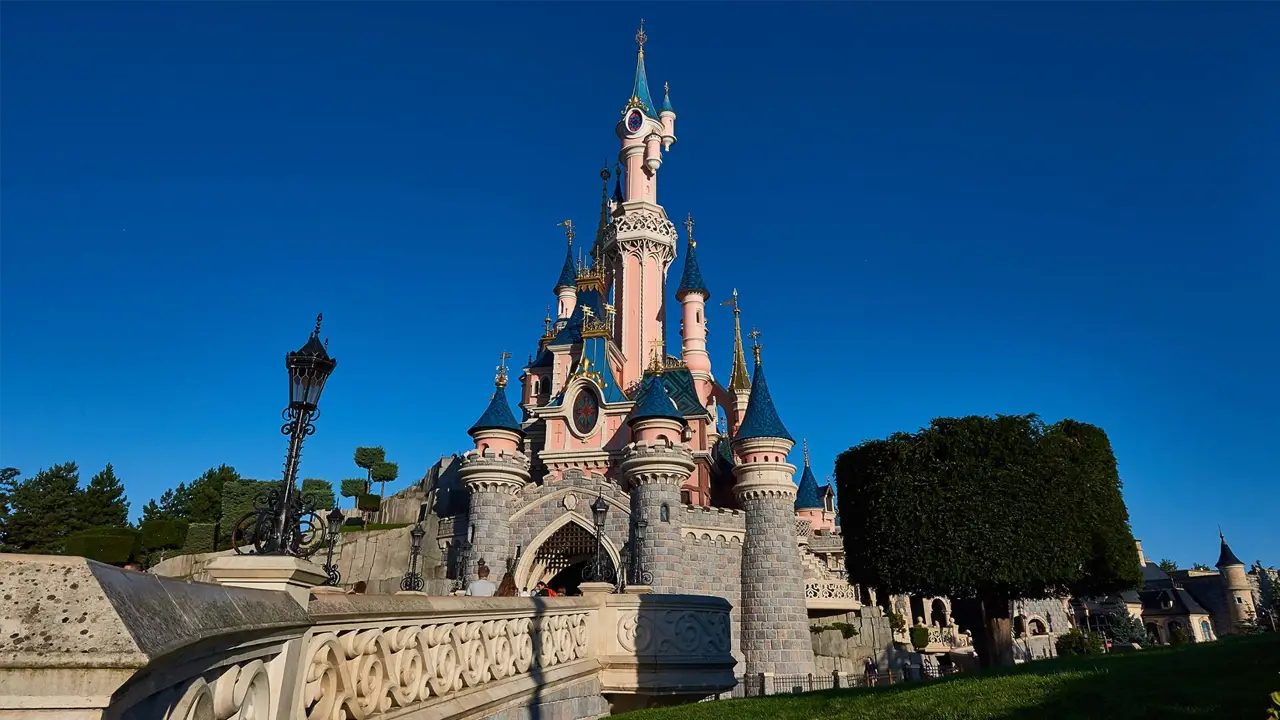Video Filming in the Central Plaza tomorrow at 13:00 at Disneyland Paris
