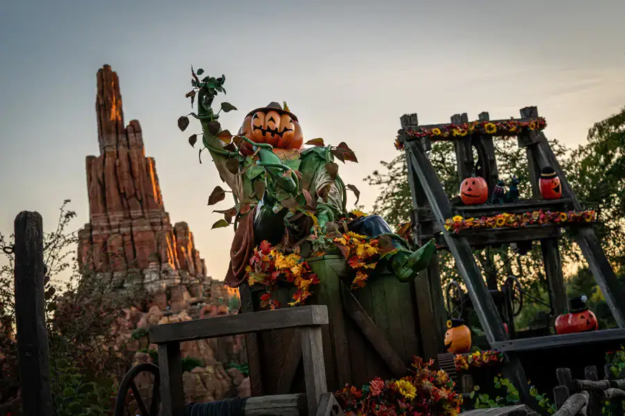 disneyland paris halloween decorations