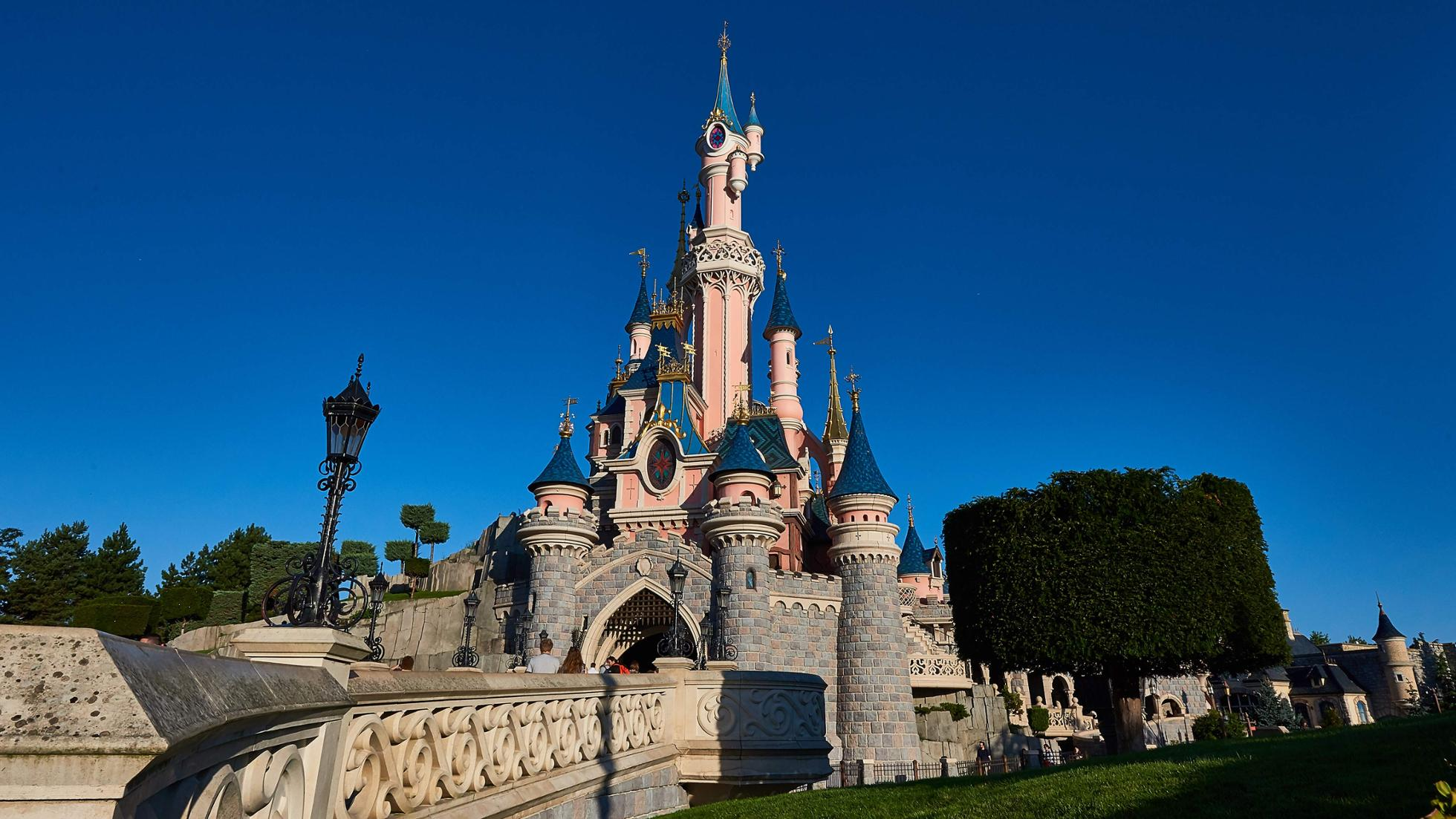 Disneyland Paris January Park Hours Released, Earlier Extra Magic Time