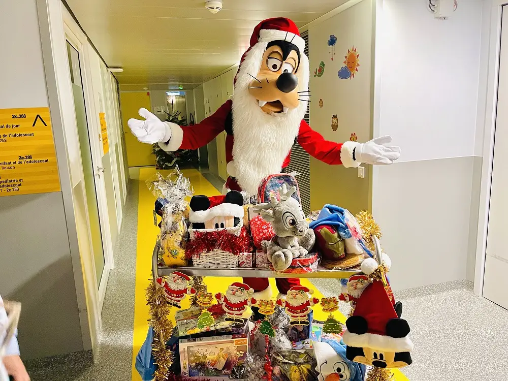 Disneyland Paris brings the magic of Christmas to children’s hospitals