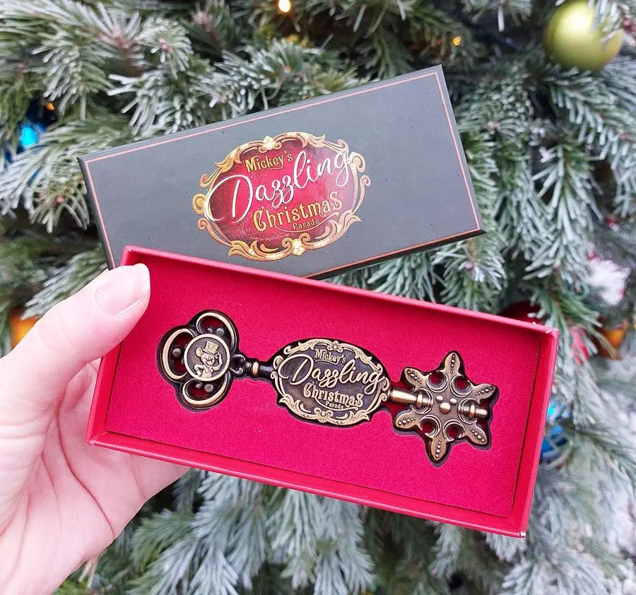 Disneyland Paris Share Details on Mickey’s Dazzling Christmas Parade Collectible Key