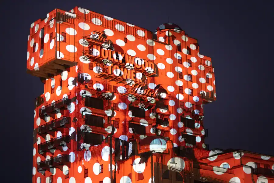 Minnie Mouse Paints the Tower of Terror in Polka Dots at Disneyland Paris