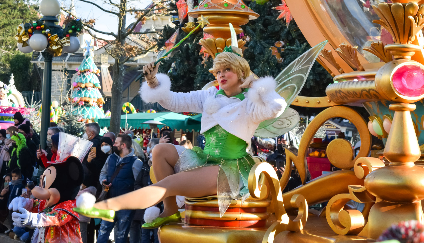 Tinker Bell, Oswald and Ortensia are the Pop Up Surprise Character Meet & Greet at Disneyland Paris!