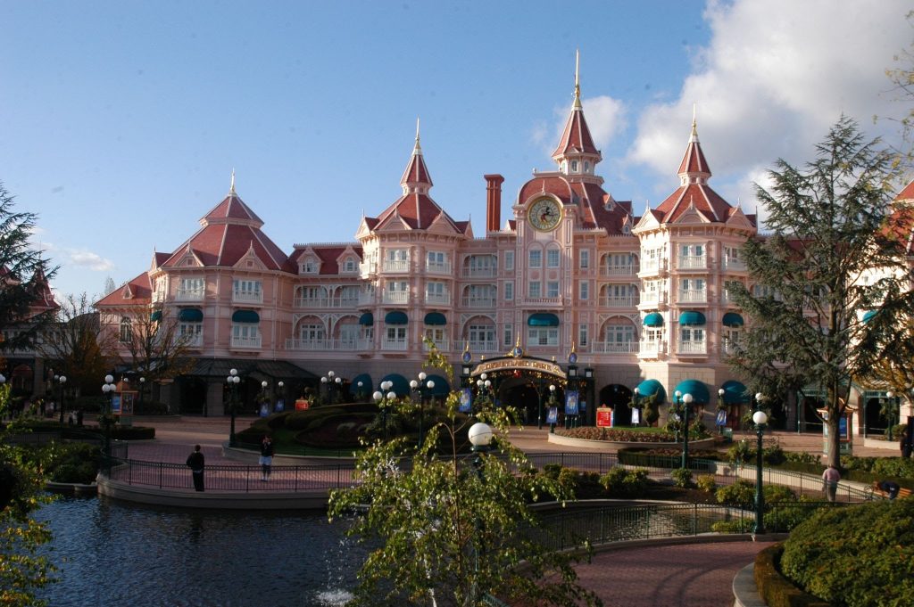 Disneyland Hotel, 'Disneyland Park', 'Disneyland Resort Paris',