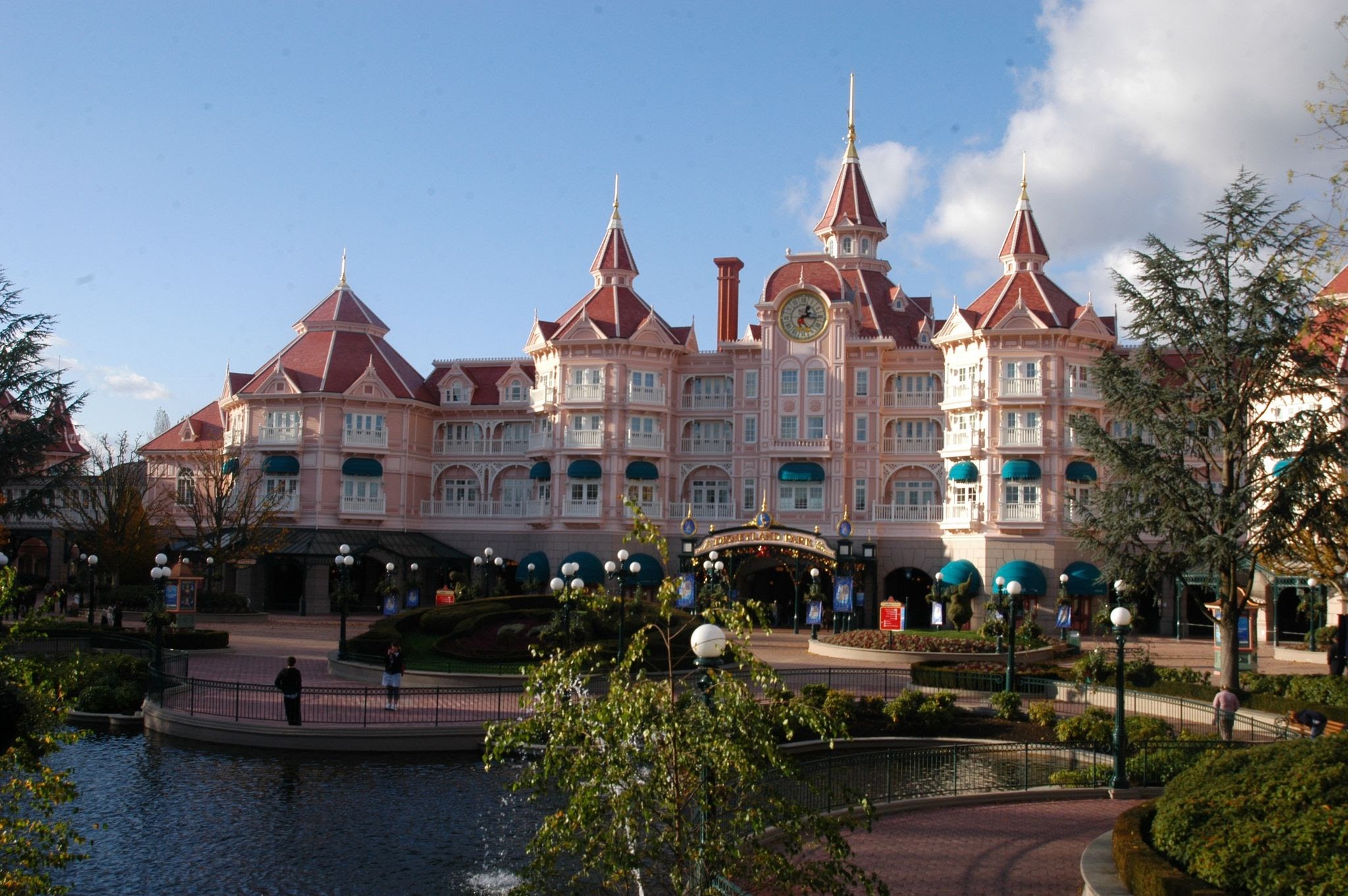 Disneyland Hotel Update from D23, first glimpse at The Royal Banquet