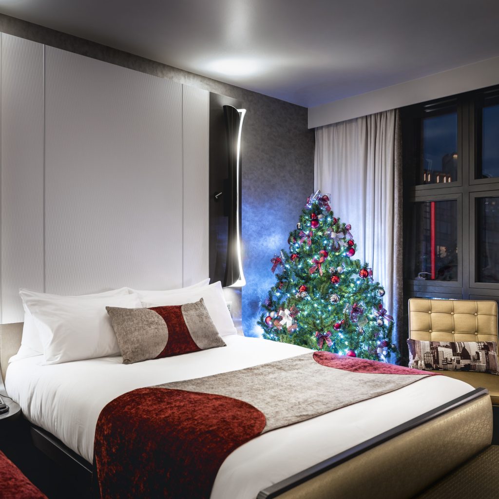 christmas decorated room - disneyland paris